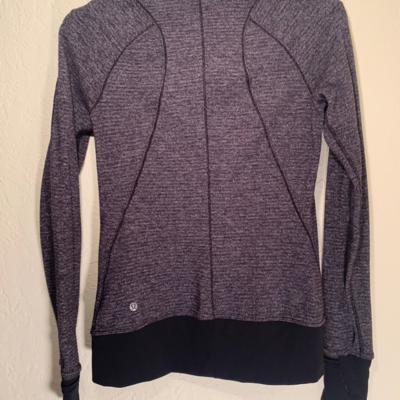 Lululemon 1/2 Zip - Picture 2 of 3